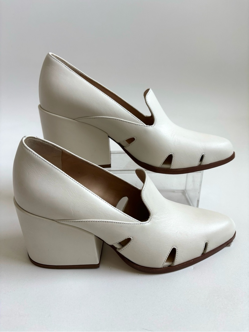 Gabriela Hearst Eliza Leather Pumps Slip On Cream Pointed Cut Out Shoes Size 37